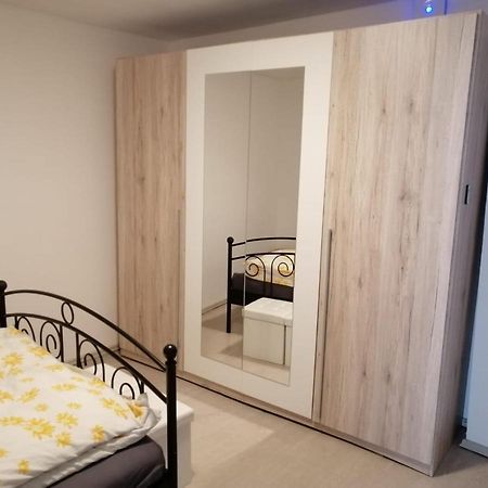 Ferienwohnung Beutelsbacherstrasse 12 Unterturkheim シュトゥットガルト エクステリア 写真