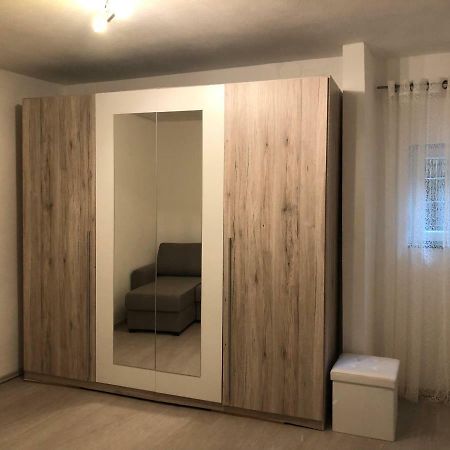 Ferienwohnung Beutelsbacherstrasse 12 Unterturkheim シュトゥットガルト エクステリア 写真